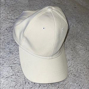 Lululemon Baller hat - Cream/White